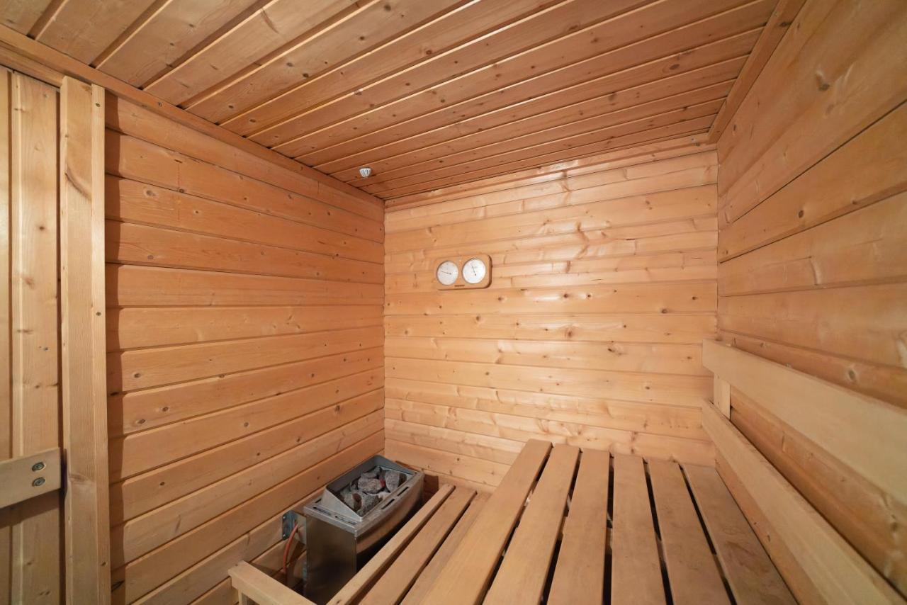 Urban Cube Mit Sauna Thun Esterno foto